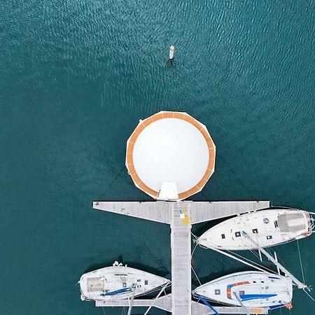 Anthenea Suite Hoteliere Flottante Perros-Guirec Exteriör bild