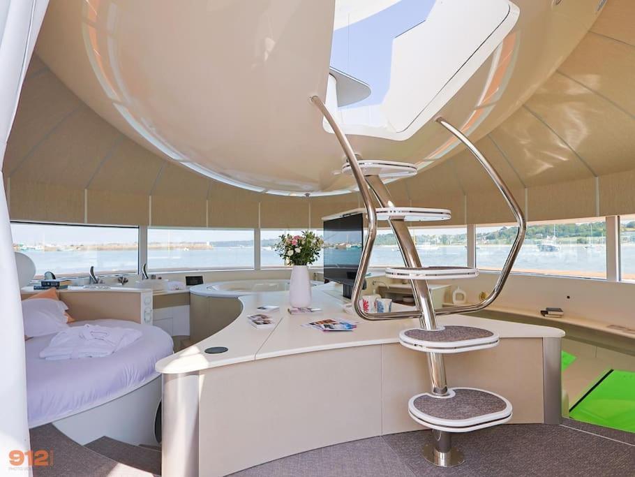 Anthenea Suite Hoteliere Flottante Perros-Guirec Exteriör bild
