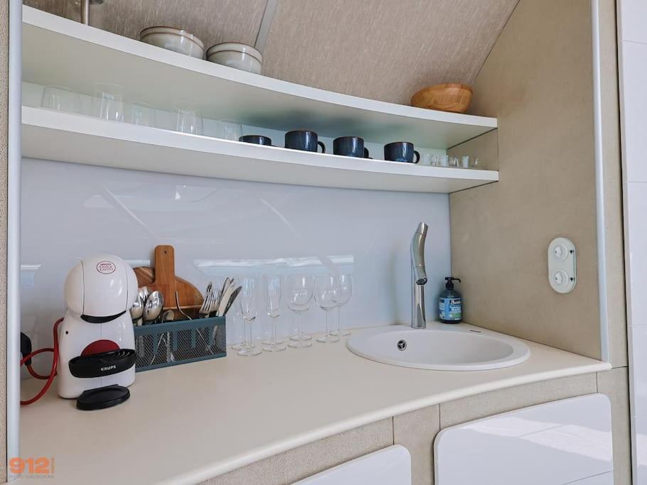 Anthenea Suite Hoteliere Flottante Perros-Guirec Exteriör bild